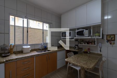 Casa de condomínio à venda com 160m², 3 quartos e 2 vagas Casa de condomínio à venda com 160m², 3 quartos e 2 vagasCozinha