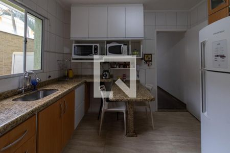 Casa de condomínio à venda com 160m², 3 quartos e 2 vagas Casa de condomínio à venda com 160m², 3 quartos e 2 vagasCozinha