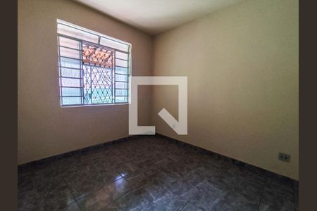 Quarto de casa à venda com 3 quartos, 90m² em Sagrada Família, Belo Horizonte