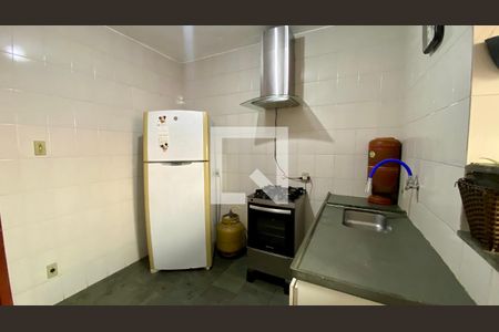 Cozinha de apartamento à venda com 2 quartos, 60m² em Nova Gameleira, Belo Horizonte