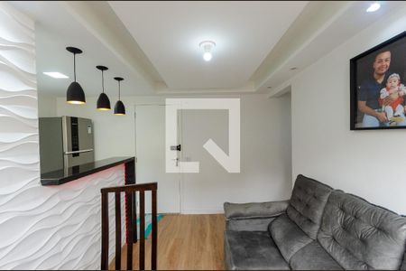 Sala de apartamento para alugar com 2 quartos, 40m² em Vila Zat, São Paulo