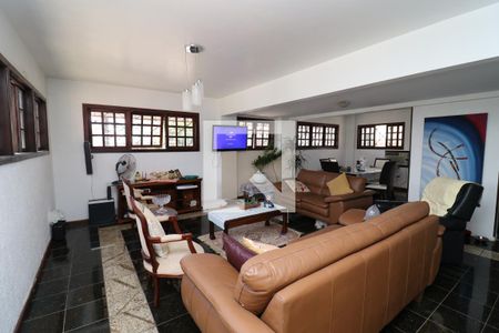 Sala 2 de casa para alugar com 5 quartos, 600m² em Jardim Guanabara, Rio de Janeiro