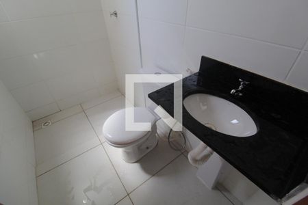 Banheiro do Quarto 1 de apartamento para alugar com 2 quartos, 52m² em Jardim Espanha, Uberlândia