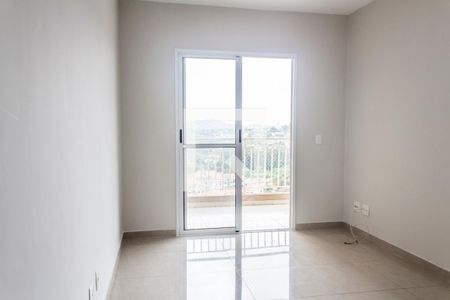 Sala de TV de apartamento à venda com 3 quartos, 80m² em Jardim Tupanci, Barueri