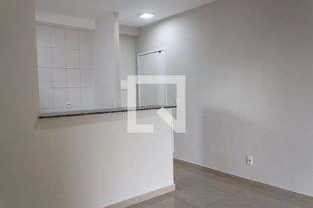 Sala de TV de apartamento à venda com 3 quartos, 80m² em Jardim Tupanci, Barueri