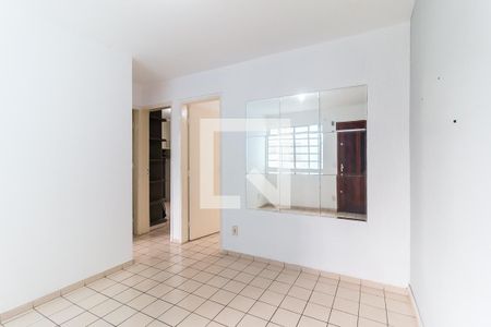 Sala de apartamento para alugar com 2 quartos, 48m² em Jardim Itamarati, Poá