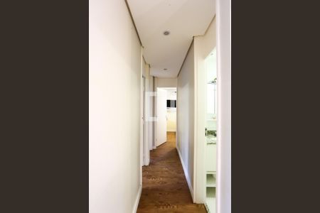 Corredor de apartamento à venda com 3 quartos, 64m² em Jardim Monte Kemel, São Paulo