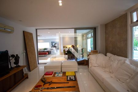 Sala de casa à venda com 3 quartos, 900m² em Barra da Tijuca, Rio de Janeiro