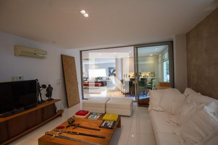 Sala de casa à venda com 3 quartos, 900m² em Barra da Tijuca, Rio de Janeiro