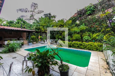 Casa à venda com 380m², 5 quartos e 4 vagas