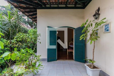 Casa à venda com 380m², 5 quartos e 4 vagas