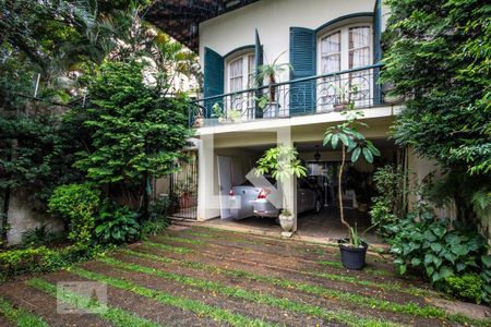 Casa à venda com 380m², 5 quartos e 4 vagas