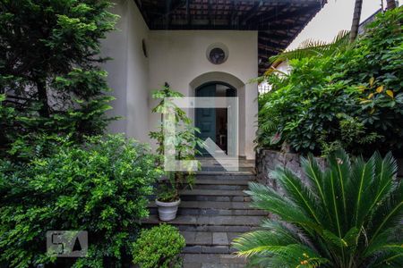 Casa à venda com 380m², 5 quartos e 4 vagas