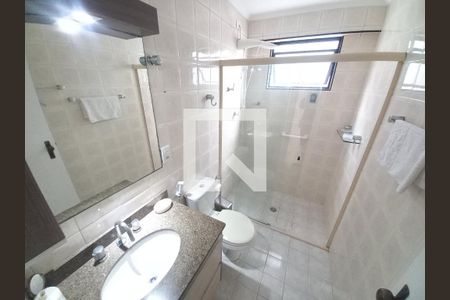 Banheiro de apartamento para alugar com 1 quarto, 69m² em Centro, São Vicente