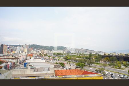 Sala _Vista de apartamento para alugar com 3 quartos, 89m² em Centro, Florianópolis