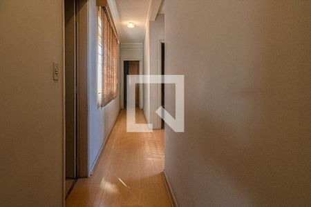 corredor para os cômodos_1 de casa para alugar com 3 quartos, 200m² em Vila Nair, São Paulo