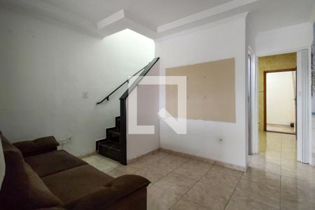 Sala de casa para alugar com 2 quartos, 98m² em Mirim, Praia Grande