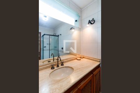 Casa à venda com 500m², 4 quartos e 5 vagas Casa à venda com 500m², 4 quartos e 5 vagasBanheiro do Quarto 4