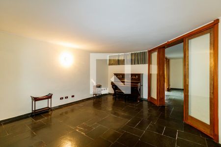 Casa à venda com 500m², 4 quartos e 5 vagas Casa à venda com 500m², 4 quartos e 5 vagasSala 2