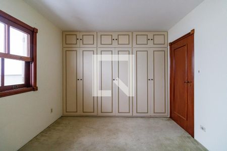 Casa à venda com 500m², 4 quartos e 5 vagas Casa à venda com 500m², 4 quartos e 5 vagasQuarto 2