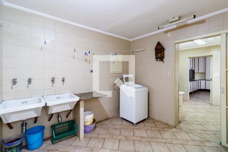 Casa à venda com 500m², 4 quartos e 5 vagas Casa à venda com 500m², 4 quartos e 5 vagasÁrea de Serviço