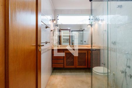 Casa à venda com 500m², 4 quartos e 5 vagas Casa à venda com 500m², 4 quartos e 5 vagasBanheiro do Quarto 4