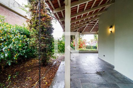 Casa à venda com 500m², 4 quartos e 5 vagas Casa à venda com 500m², 4 quartos e 5 vagasÁrea comum