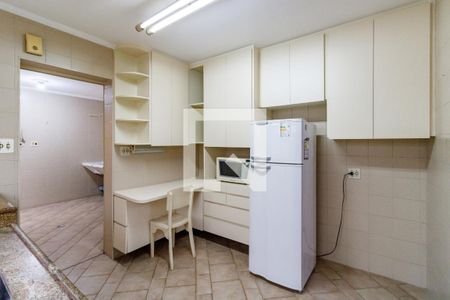 Casa à venda com 500m², 4 quartos e 5 vagas Casa à venda com 500m², 4 quartos e 5 vagasCozinha