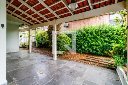 Casa à venda com 500m², 4 quartos e 5 vagas Casa à venda com 500m², 4 quartos e 5 vagasÁrea comum