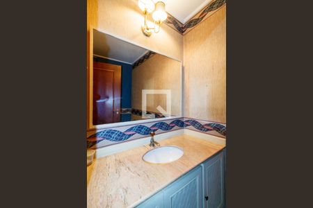 Casa à venda com 500m², 4 quartos e 5 vagas Casa à venda com 500m², 4 quartos e 5 vagasBanheiro Social