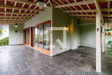 Casa à venda com 500m², 4 quartos e 5 vagas Casa à venda com 500m², 4 quartos e 5 vagasÁrea comum