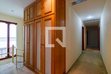 Casa à venda com 500m², 4 quartos e 5 vagas Casa à venda com 500m², 4 quartos e 5 vagasQuarto 2