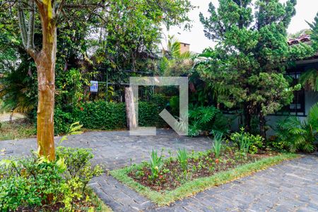 Casa à venda com 500m², 4 quartos e 5 vagas Casa à venda com 500m², 4 quartos e 5 vagasÁrea Externa