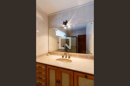 Casa à venda com 500m², 4 quartos e 5 vagas Casa à venda com 500m², 4 quartos e 5 vagasBanheiro do Quarto 1