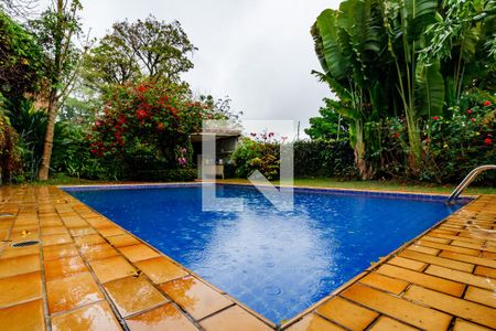 Casa à venda com 500m², 4 quartos e 5 vagas Casa à venda com 500m², 4 quartos e 5 vagasÁrea comum