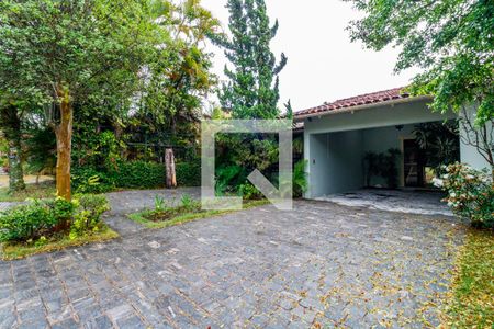 Casa à venda com 500m², 4 quartos e 5 vagas Casa à venda com 500m², 4 quartos e 5 vagasÁrea Externa