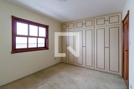 Casa à venda com 500m², 4 quartos e 5 vagas Casa à venda com 500m², 4 quartos e 5 vagasQuarto 2