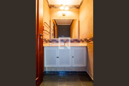 Casa à venda com 500m², 4 quartos e 5 vagas Casa à venda com 500m², 4 quartos e 5 vagasBanheiro Social