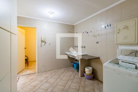 Casa à venda com 500m², 4 quartos e 5 vagas Casa à venda com 500m², 4 quartos e 5 vagasÁrea de Serviço