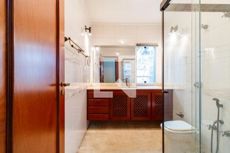 Casa à venda com 500m², 4 quartos e 5 vagas Casa à venda com 500m², 4 quartos e 5 vagasBanheiro do Quarto 4