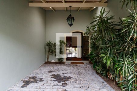 Casa à venda com 500m², 4 quartos e 5 vagas Casa à venda com 500m², 4 quartos e 5 vagasÁrea Externa