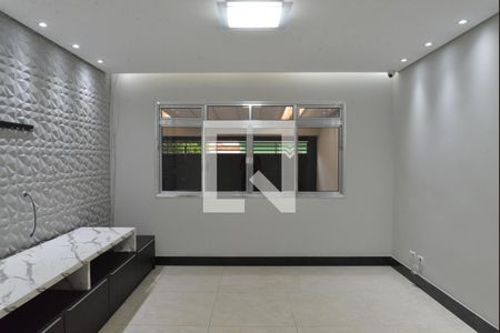 Sala de casa para alugar com 3 quartos, 183m² em Vila Metalúrgica, Santo André