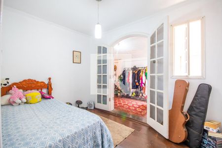 Casa à venda com 280m², 5 quartos e 2 vagas Casa à venda com 280m², 5 quartos e 2 vagasQuarto 4