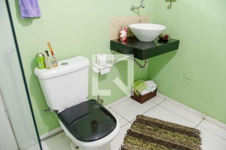 Casa à venda com 280m², 5 quartos e 2 vagas Casa à venda com 280m², 5 quartos e 2 vagasBanheiro 2