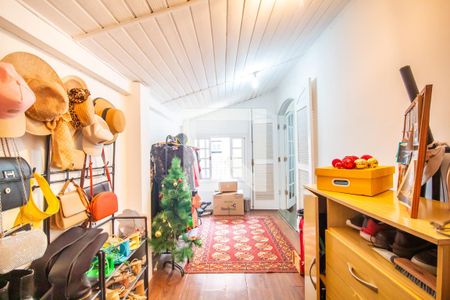 Casa à venda com 280m², 5 quartos e 2 vagas Casa à venda com 280m², 5 quartos e 2 vagasCloset do Quarto 4