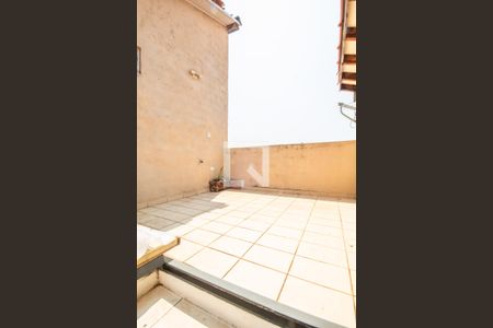 Casa à venda com 280m², 5 quartos e 2 vagas Casa à venda com 280m², 5 quartos e 2 vagasTerraço