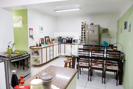 Casa à venda com 280m², 5 quartos e 2 vagas Casa à venda com 280m², 5 quartos e 2 vagascozinha