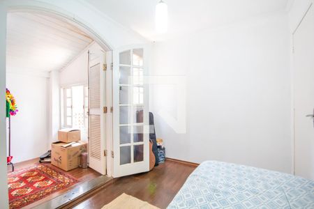 Casa à venda com 280m², 5 quartos e 2 vagas Casa à venda com 280m², 5 quartos e 2 vagasQuarto 4