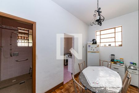 Sala 2 de casa para alugar com 3 quartos, 360m² em Bonfim, Belo Horizonte