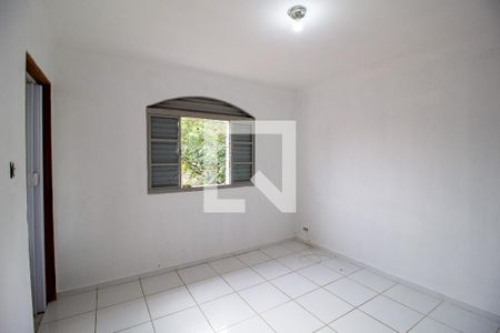 Casa para alugar com 180m², 3 quartos e 4 vagas Casa para alugar com 180m², 3 quartos e 4 vagasQuarto Sobrado
